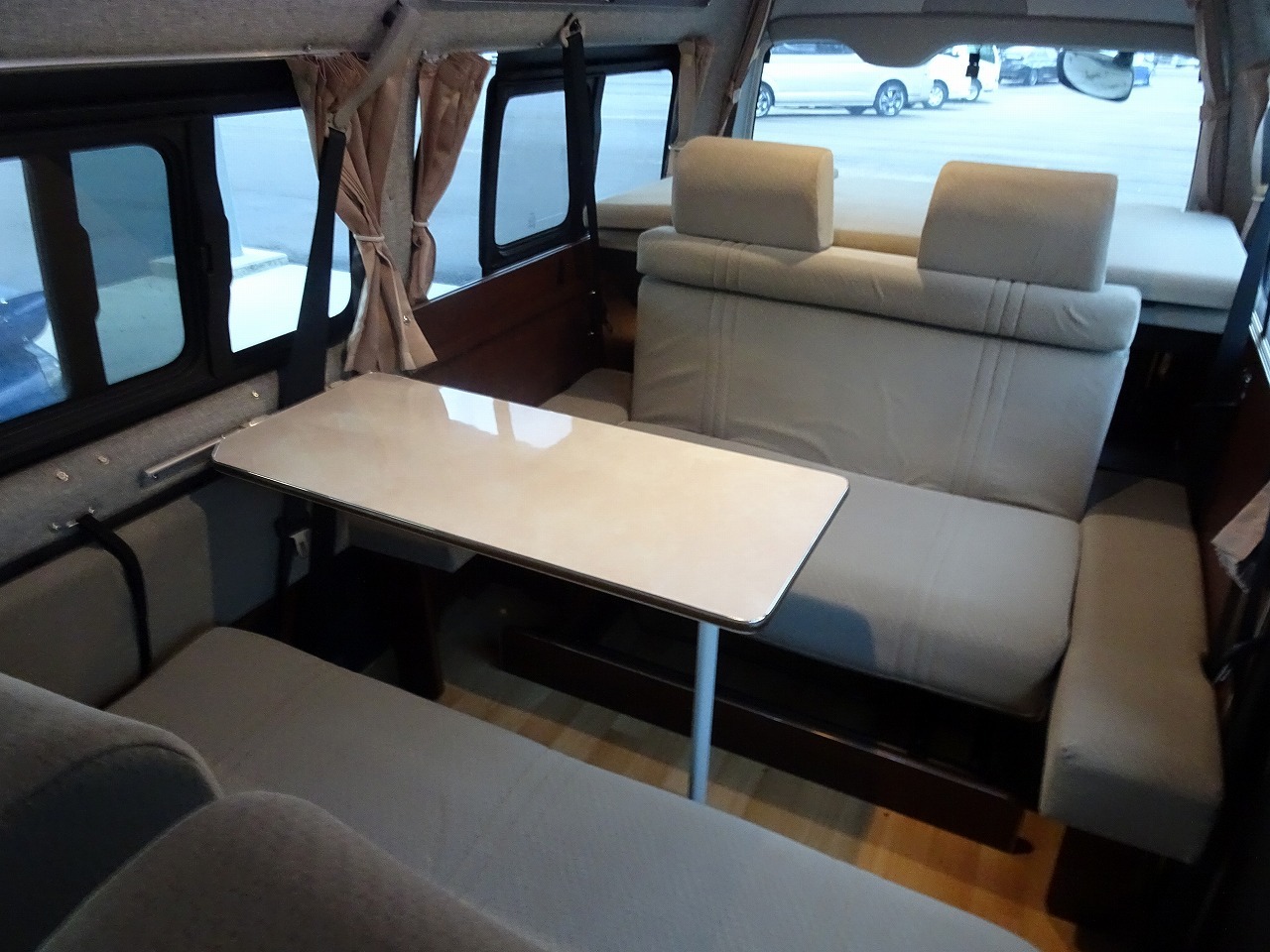 キャンピングカーバンコン