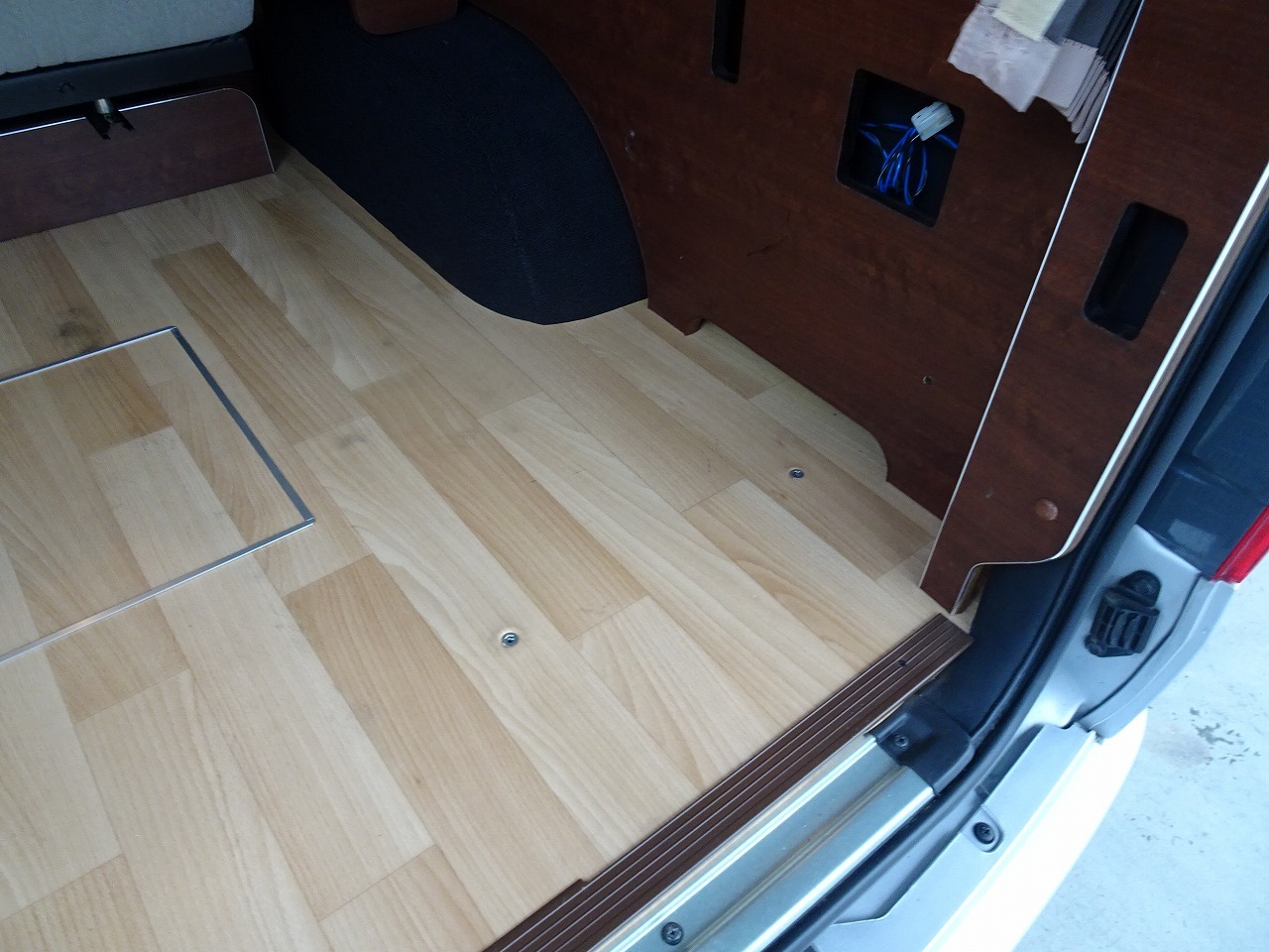 キャンピングカーバンコン