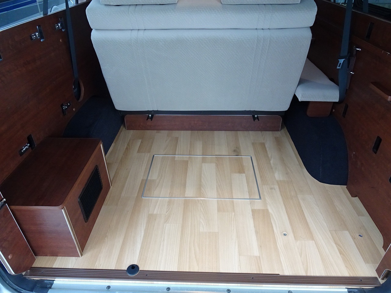 キャンピングカーバンコン