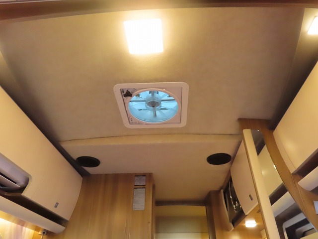 キャンピングカーキャブコン