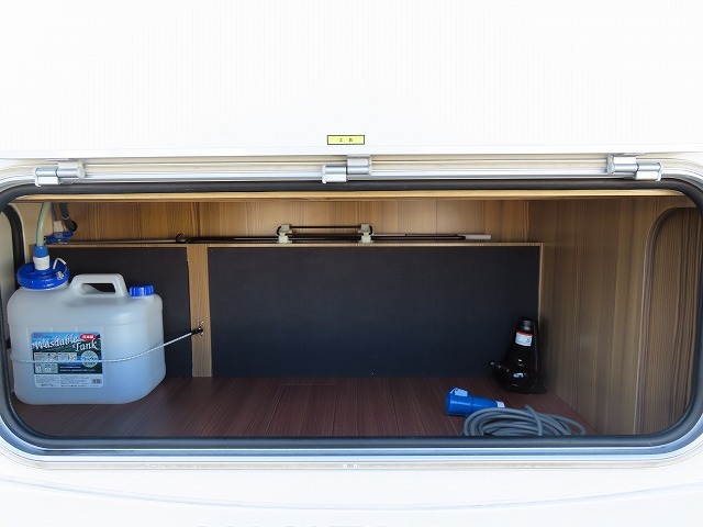 キャンピングカーキャブコン