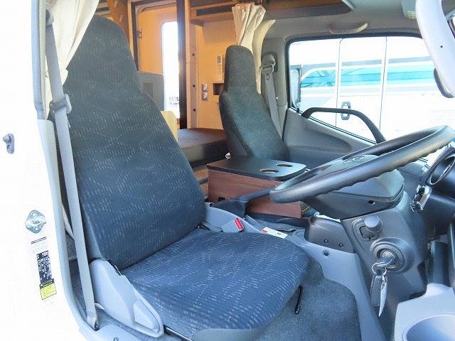 キャンピングカーキャブコン