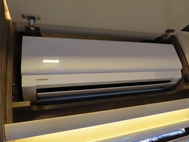 キャンピングカーキャブコン