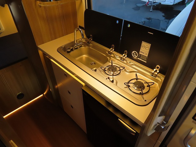 キャンピングカーキャブコン