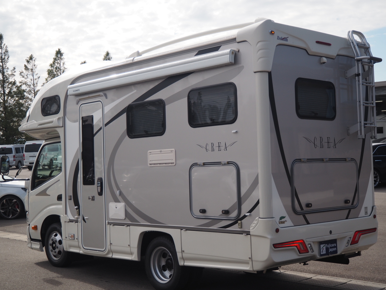 キャンピングカーキャブコン