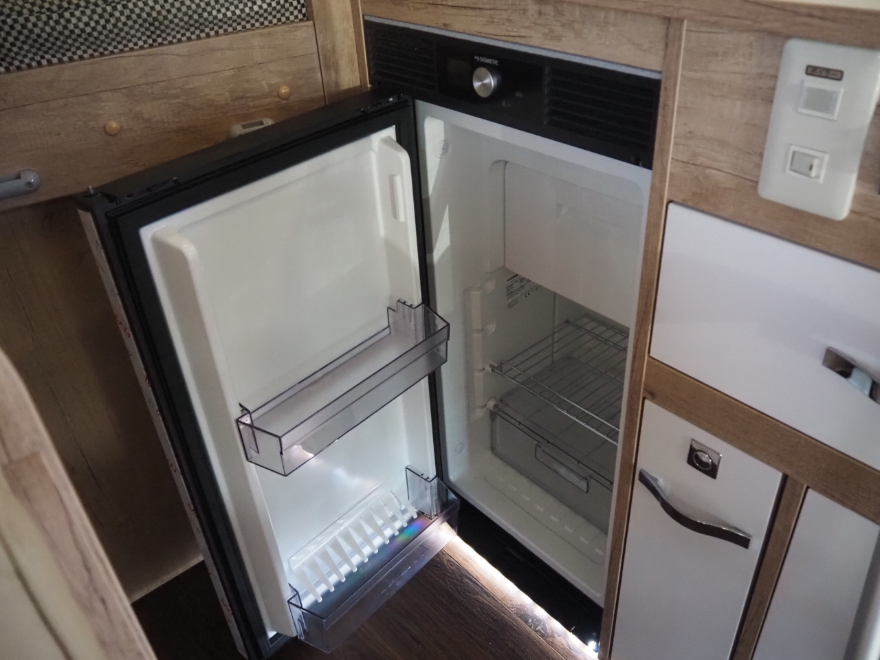 キャンピングカーキャブコン