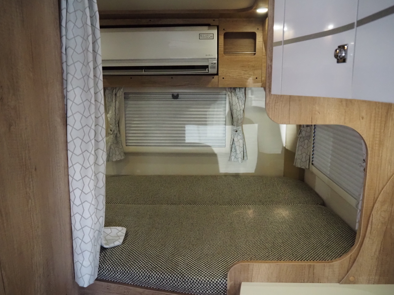 キャンピングカーキャブコン