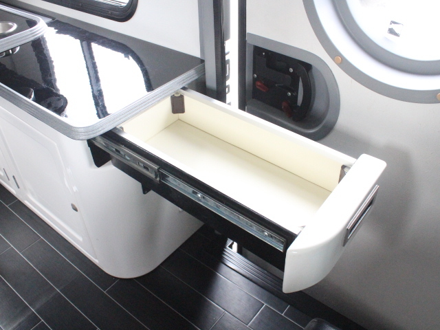 キャンピングカー軽キャンパー