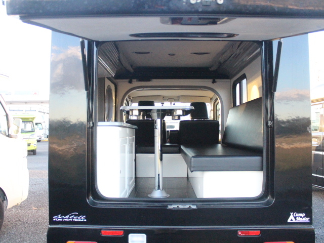 キャンピングカー軽キャンパー