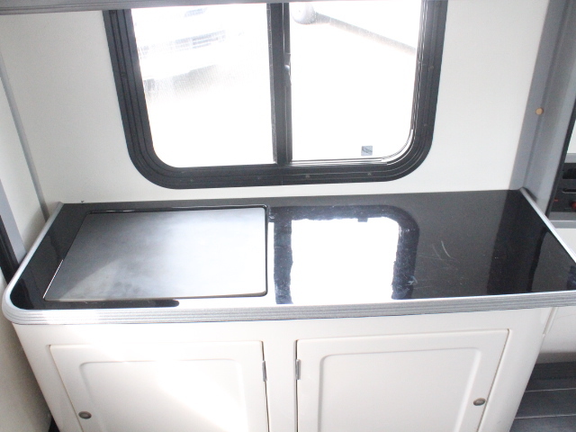 キャンピングカー軽キャンパー