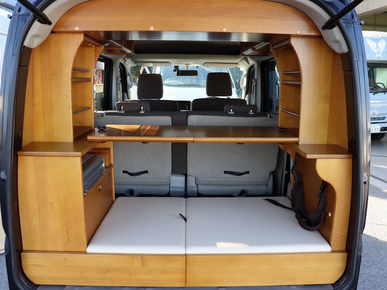 キャンピングカー軽キャンパー