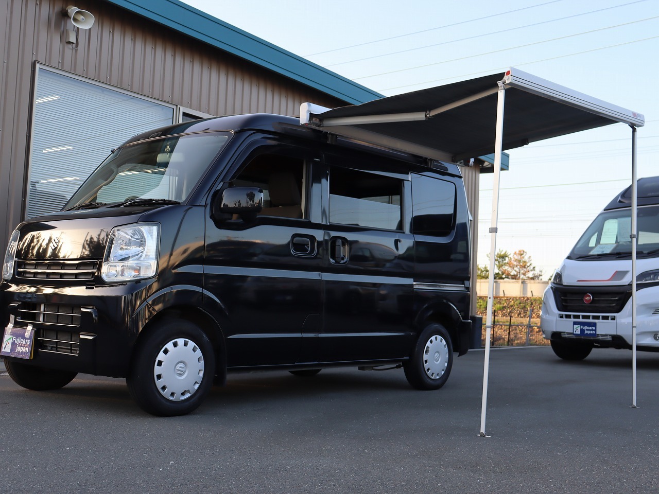 キャンピングカー軽キャンパー