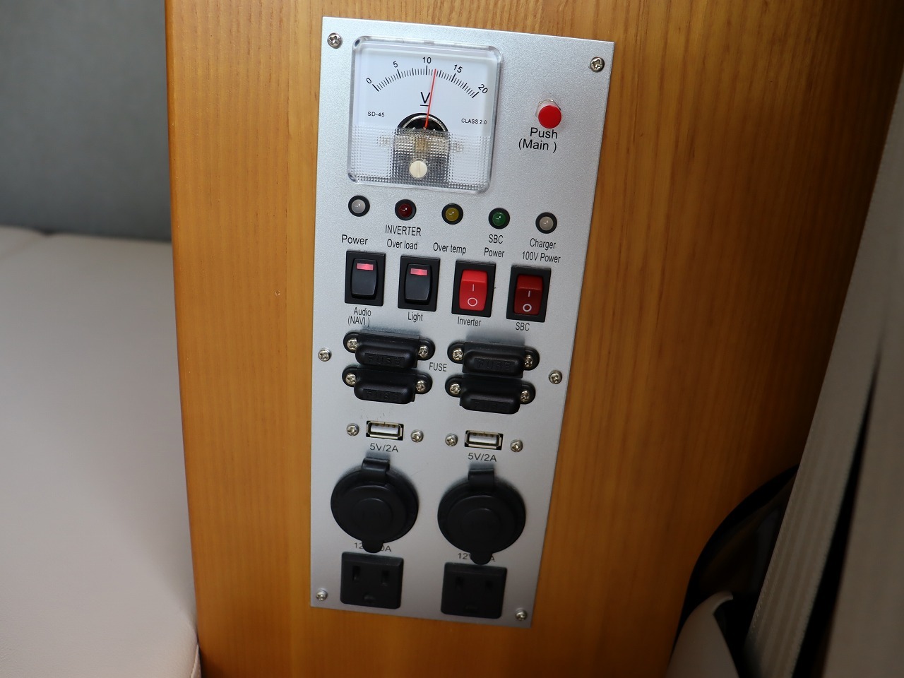 キャンピングカー軽キャンパー