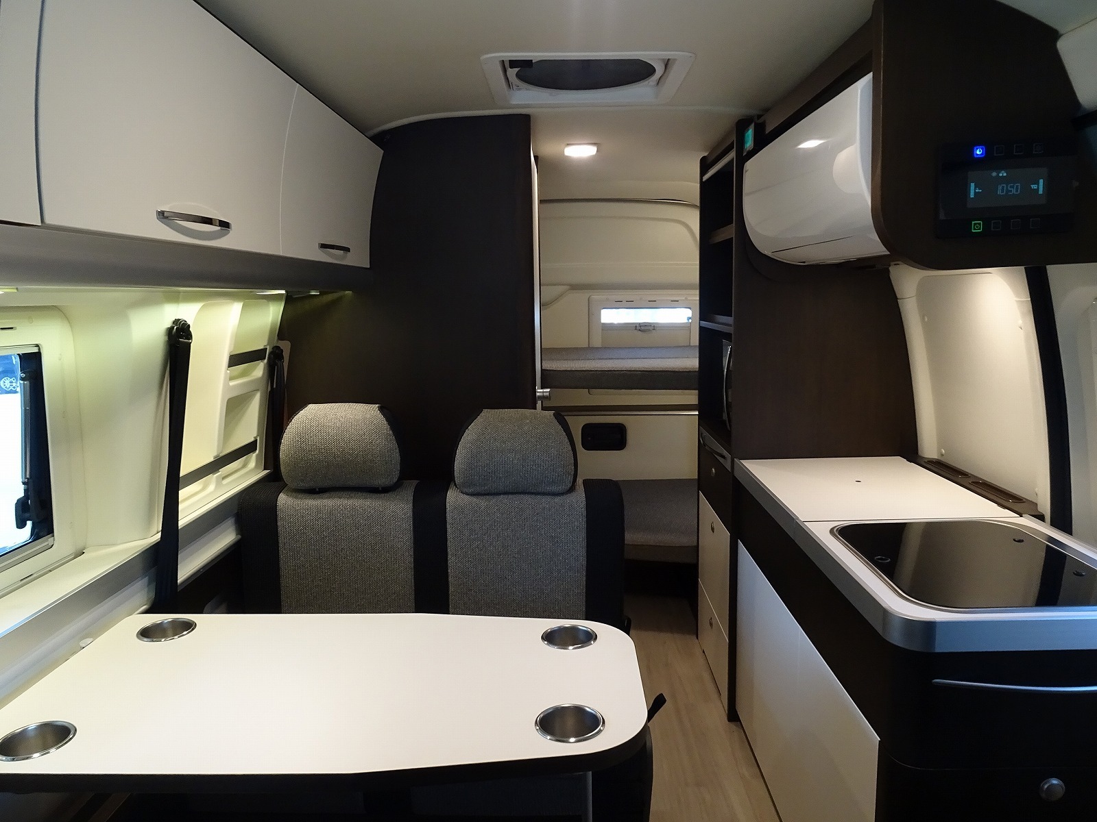 キャンピングカーバンコン