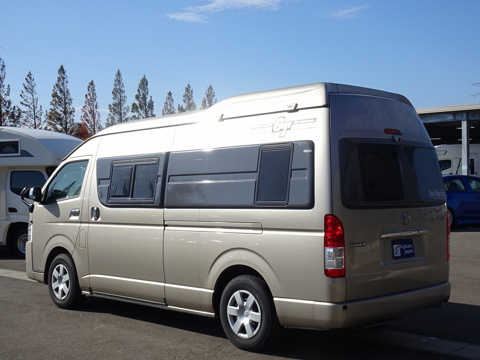 キャンピングカーバンコン