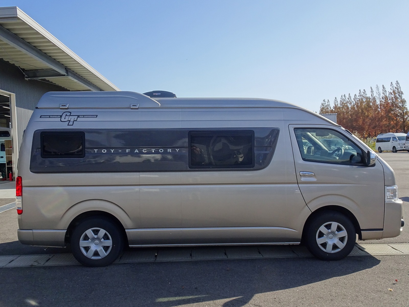 キャンピングカーバンコン