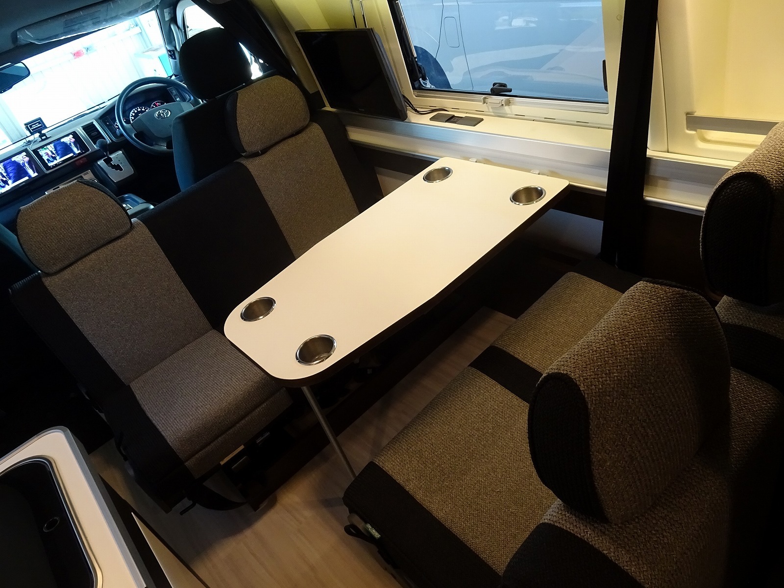 キャンピングカーバンコン