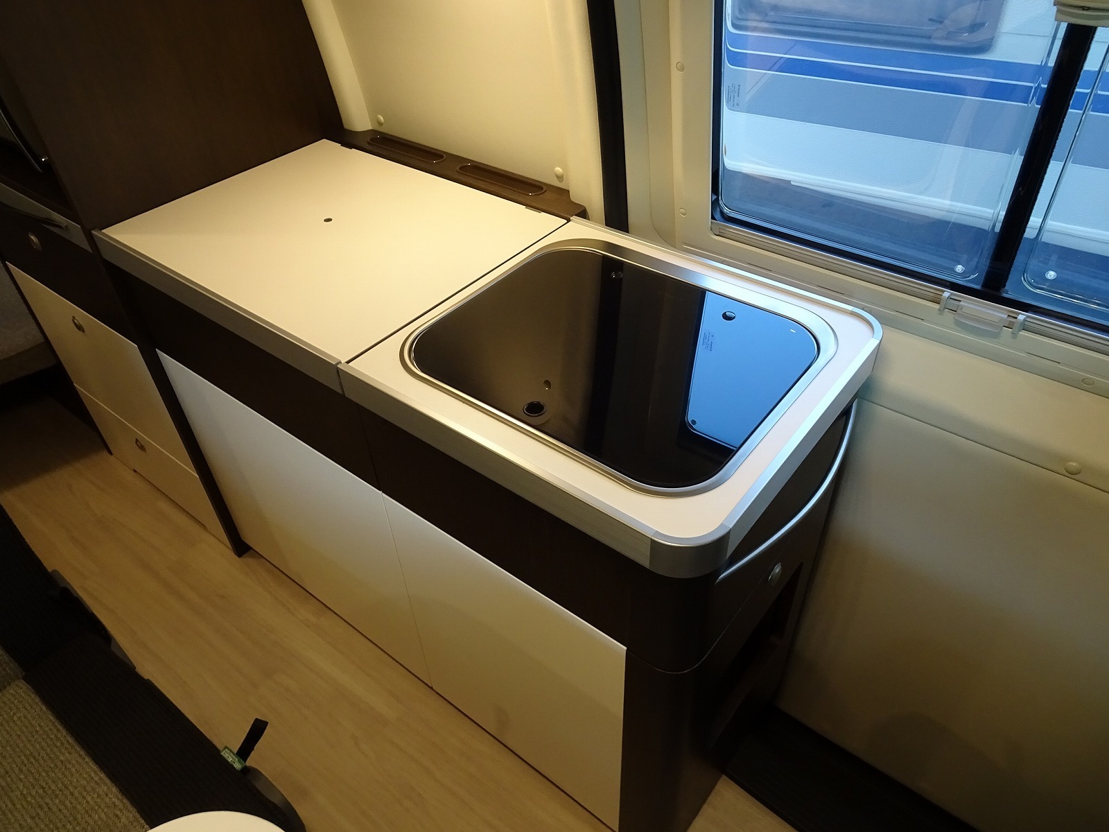 キャンピングカーバンコン