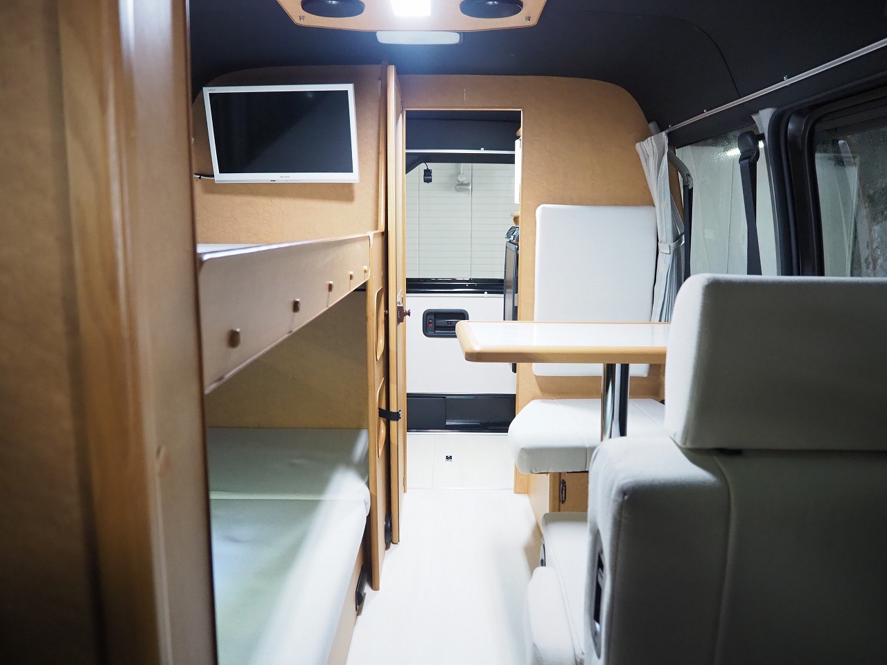 キャンピングカーバンコン