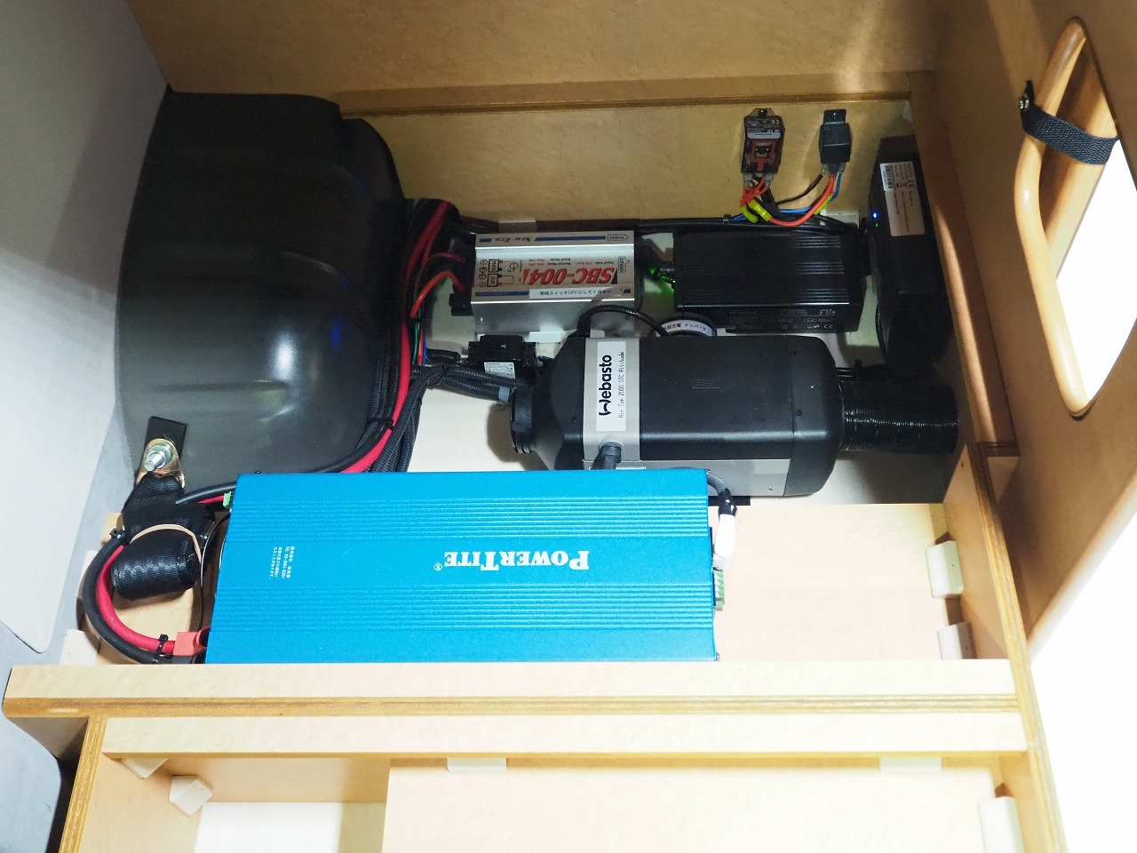 キャンピングカーバンコン