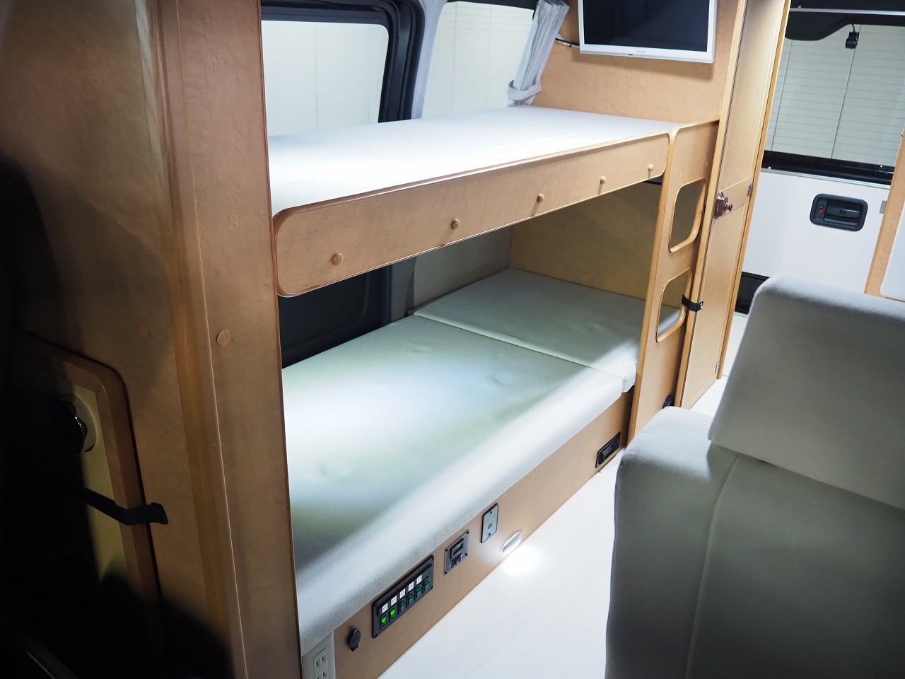 キャンピングカーバンコン