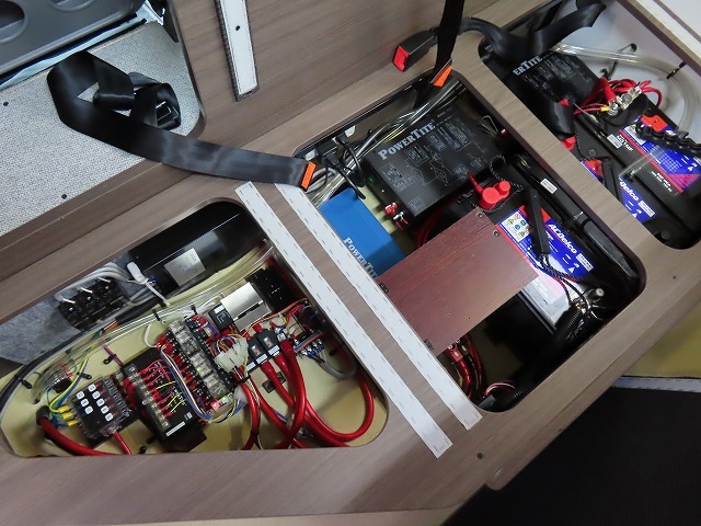 キャンピングカーキャブコン