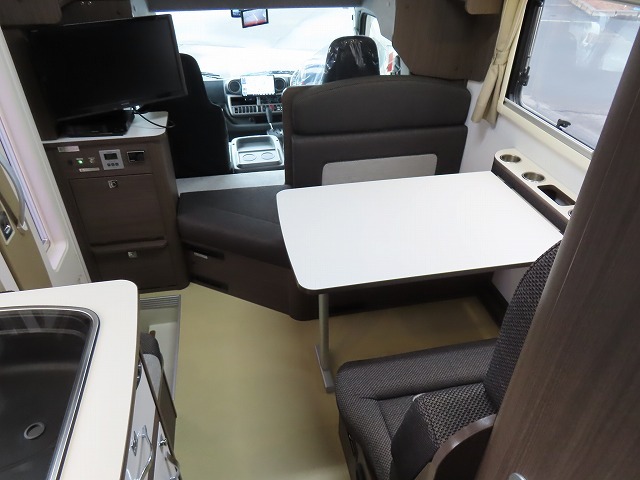 キャンピングカーキャブコン