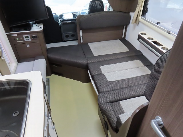 キャンピングカーキャブコン