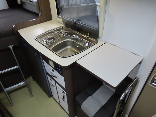 キャンピングカーキャブコン