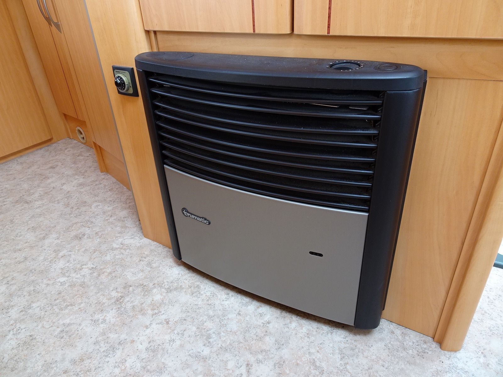 キャンピングカートレーラー