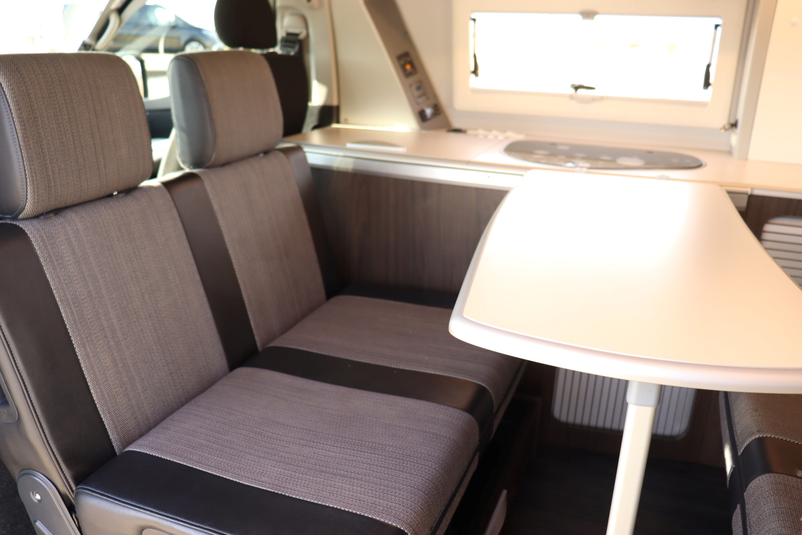 キャンピングカーバンコン