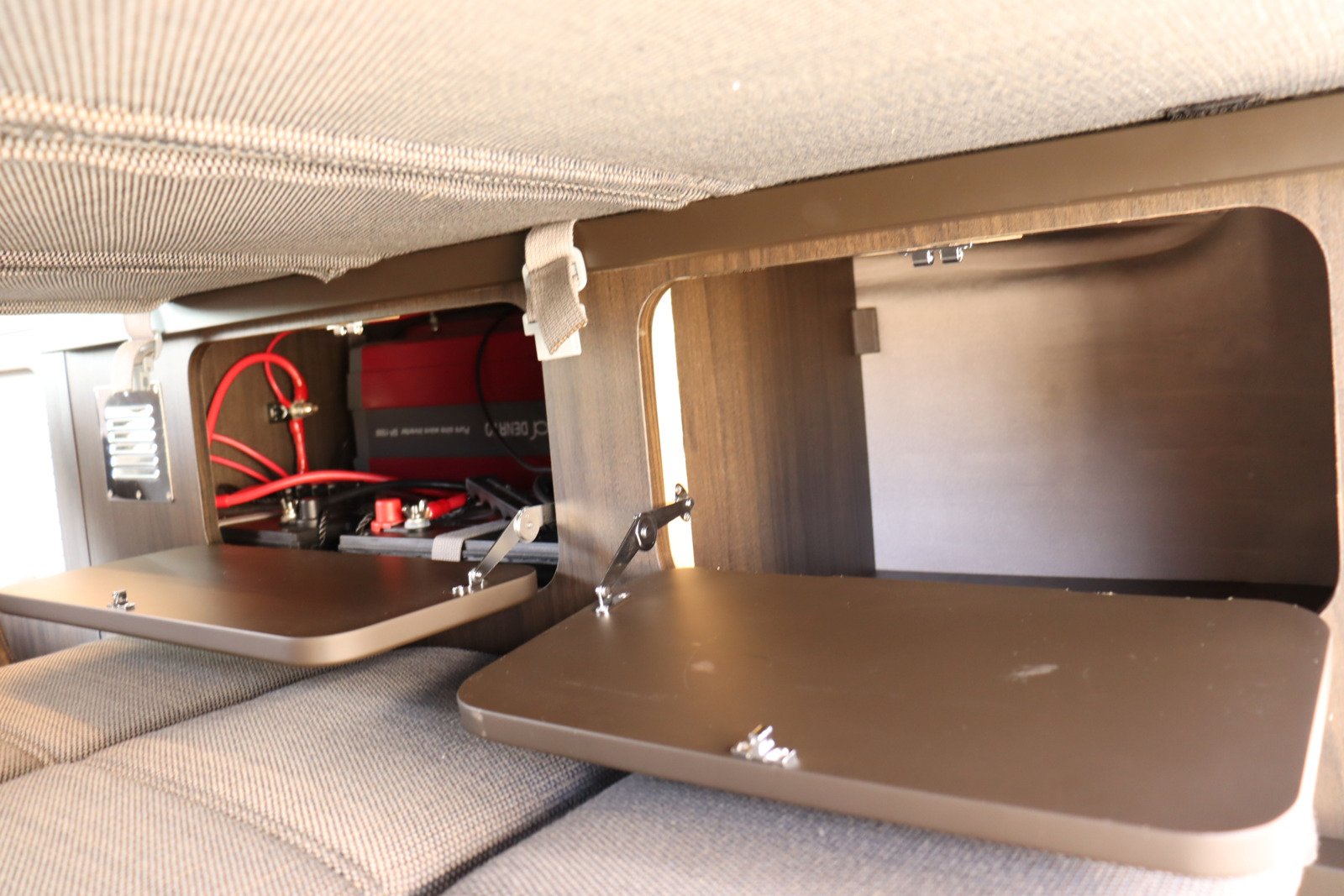 キャンピングカーバンコン