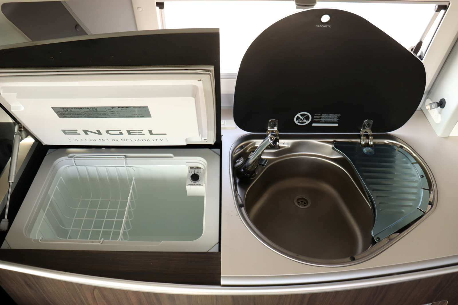 キャンピングカーバンコン