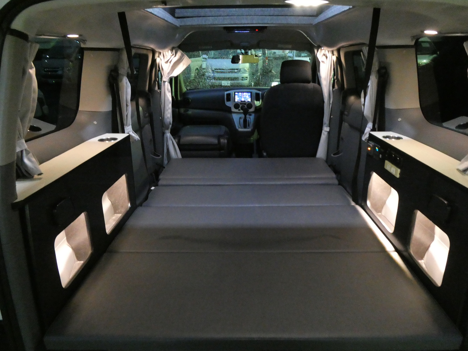 キャンピングカーバンコン