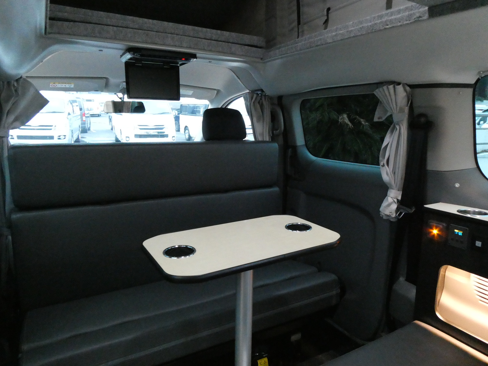 キャンピングカーバンコン