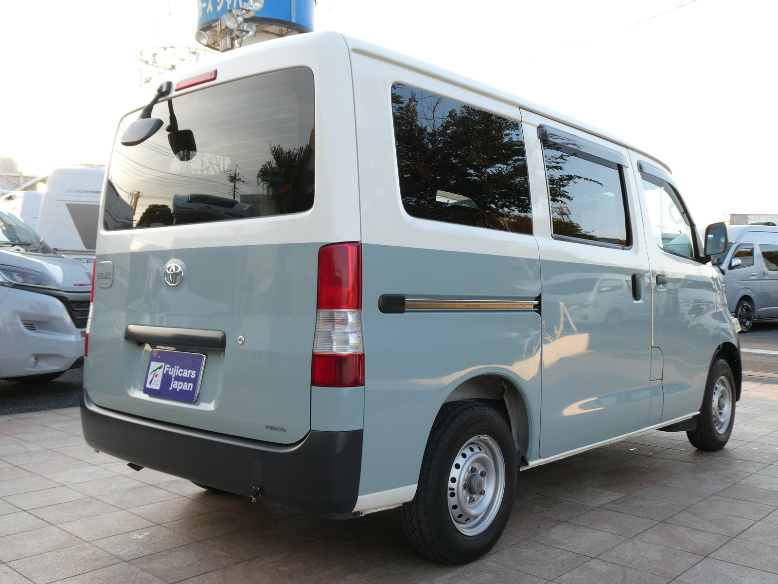 キャンピングカーバンコン