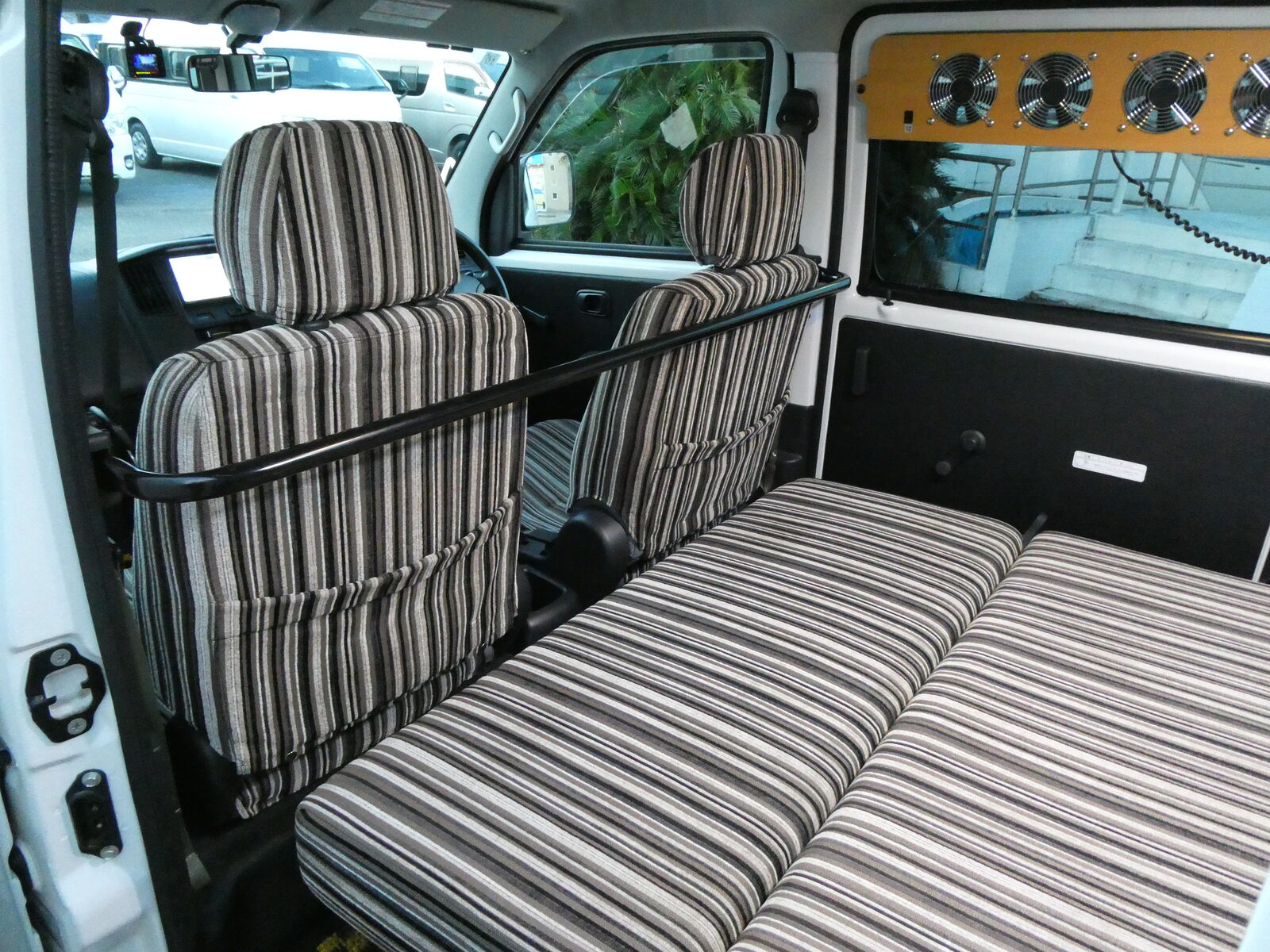 キャンピングカーバンコン