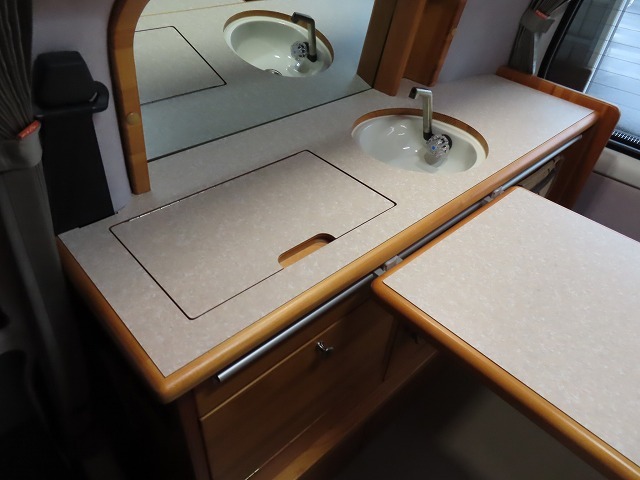 キャンピングカーバンコン