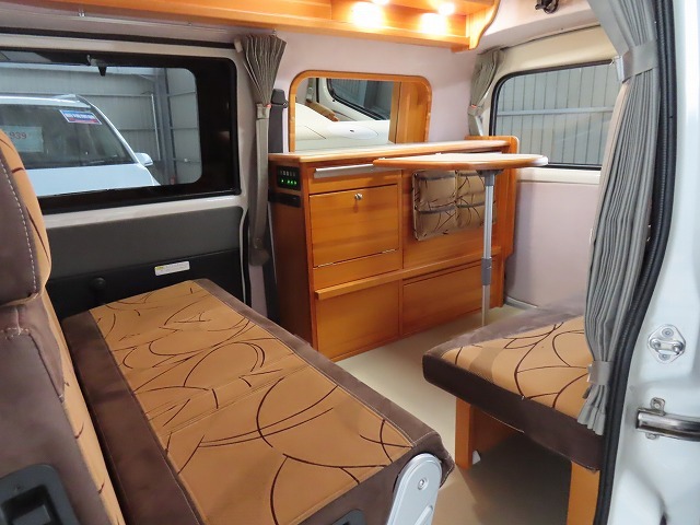 キャンピングカーバンコン