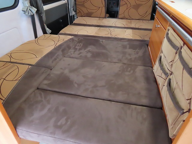 キャンピングカーバンコン