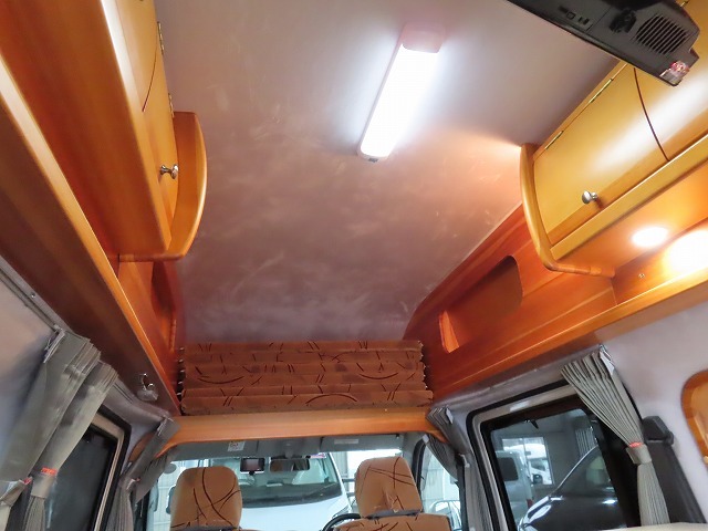 キャンピングカーバンコン