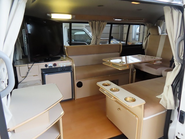 キャンピングカーバンコン