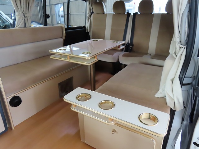 キャンピングカーバンコン