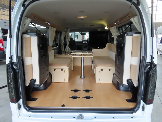 キャンピングカーバンコン