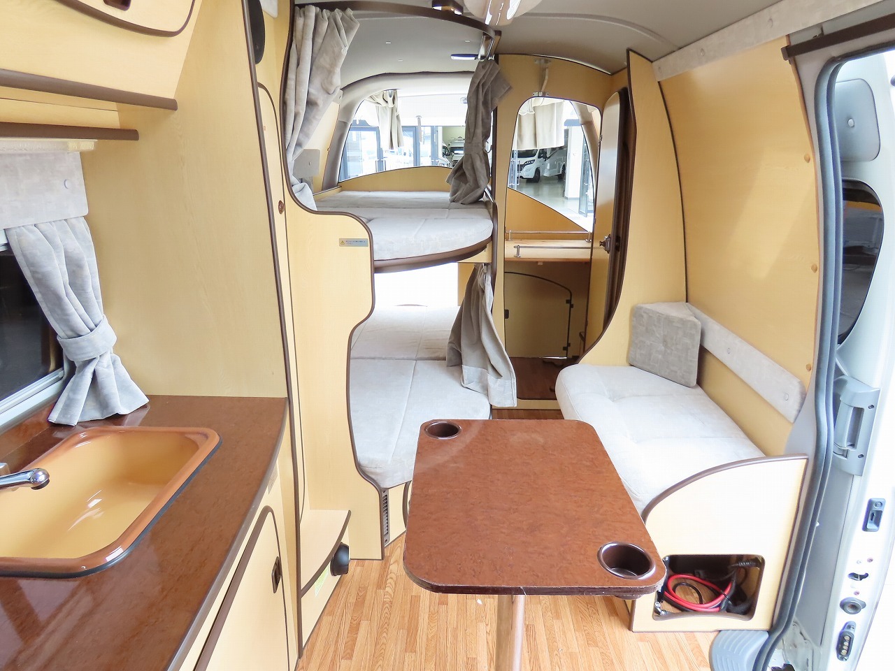 キャンピングカーバンコン