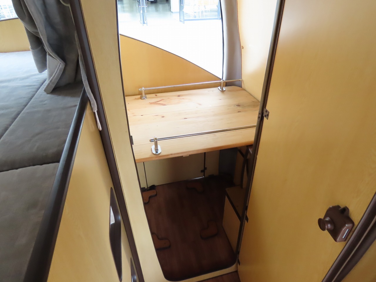 キャンピングカーバンコン