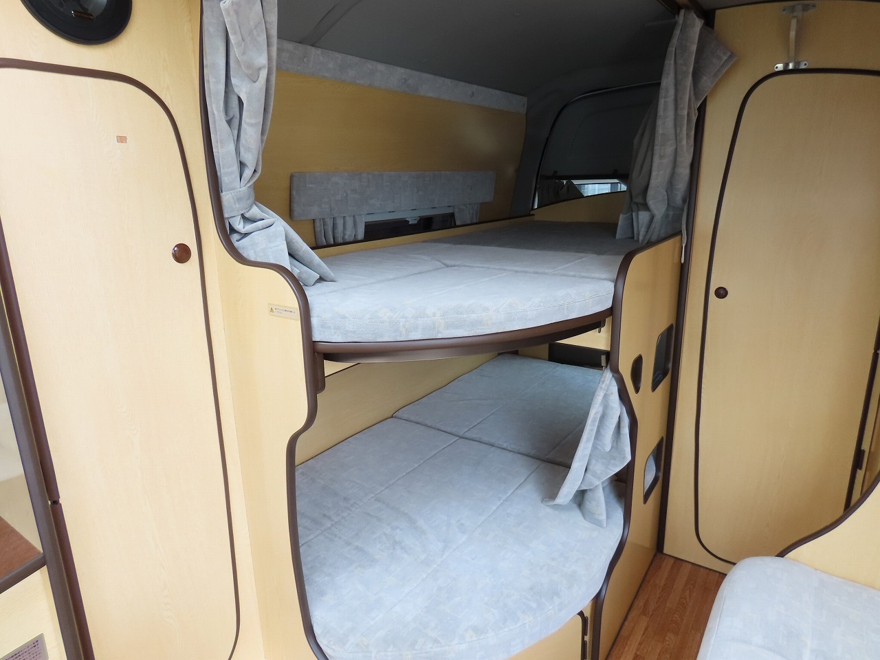 キャンピングカーバンコン