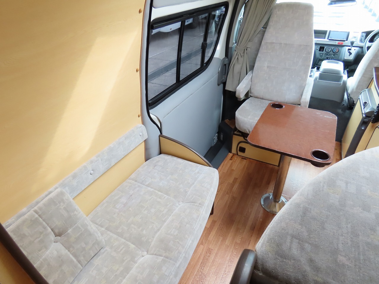 キャンピングカーバンコン