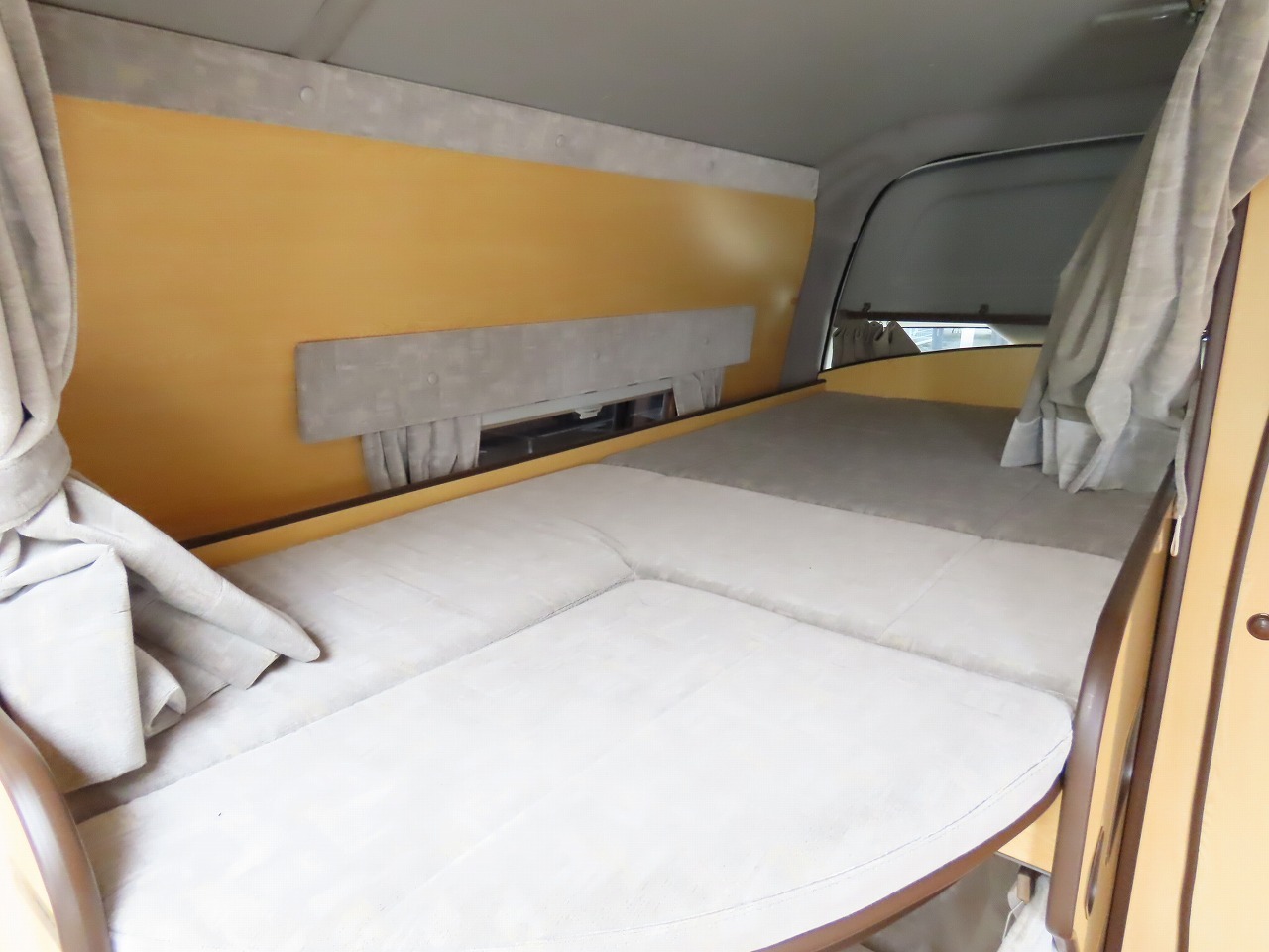 キャンピングカーバンコン