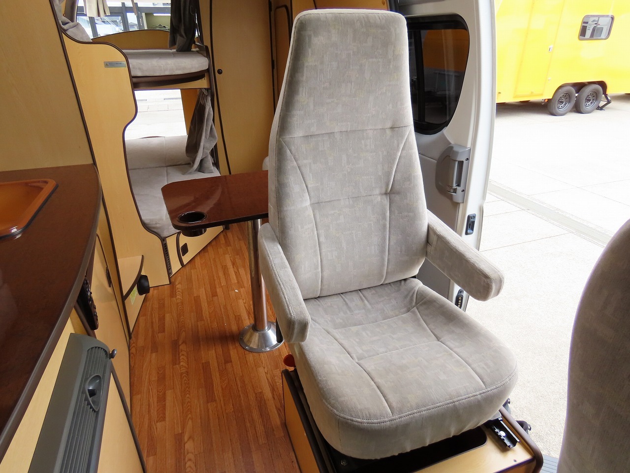 キャンピングカーバンコン